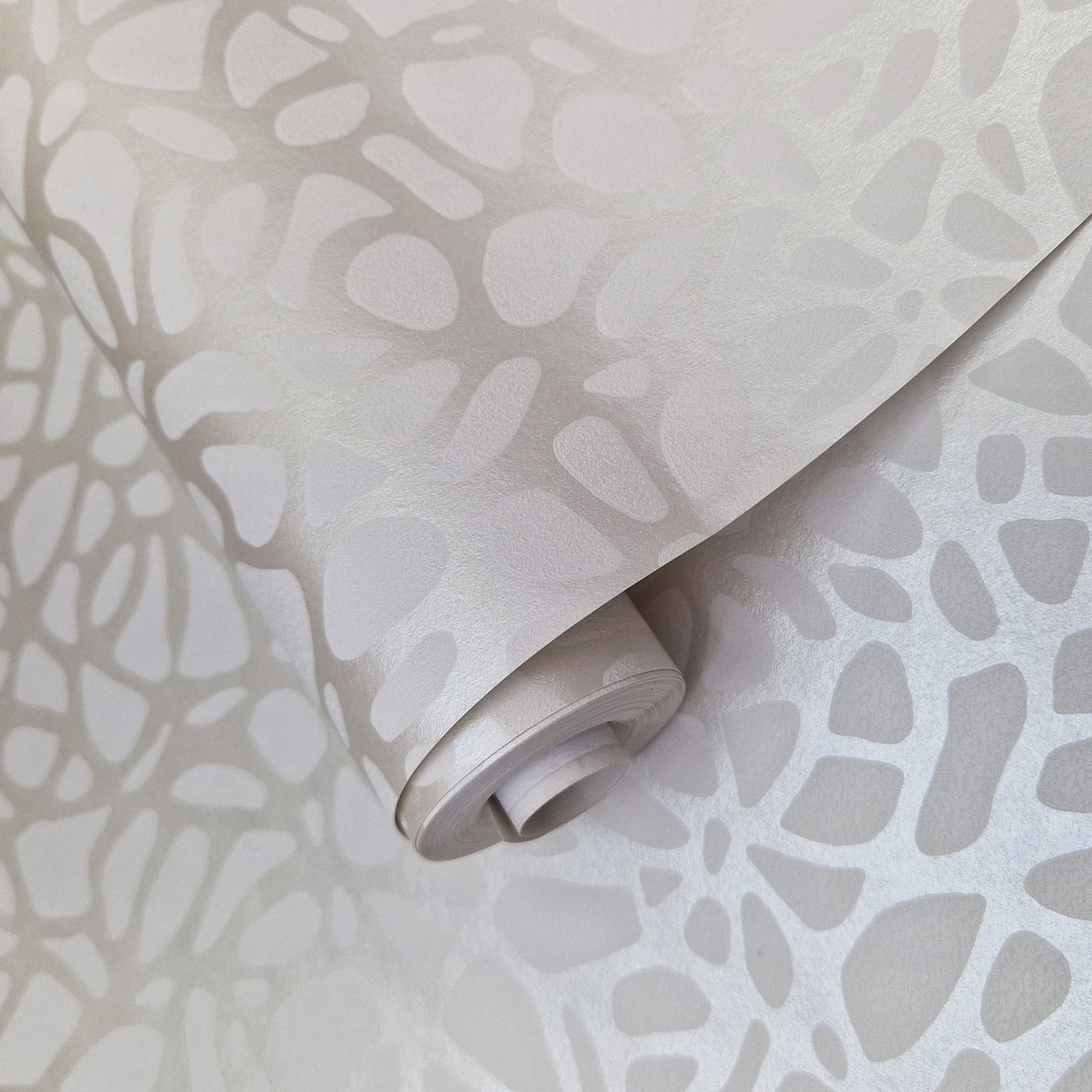 1838 Wallcoverings Pebble Behang 1804-121-05 - Pearl Cream