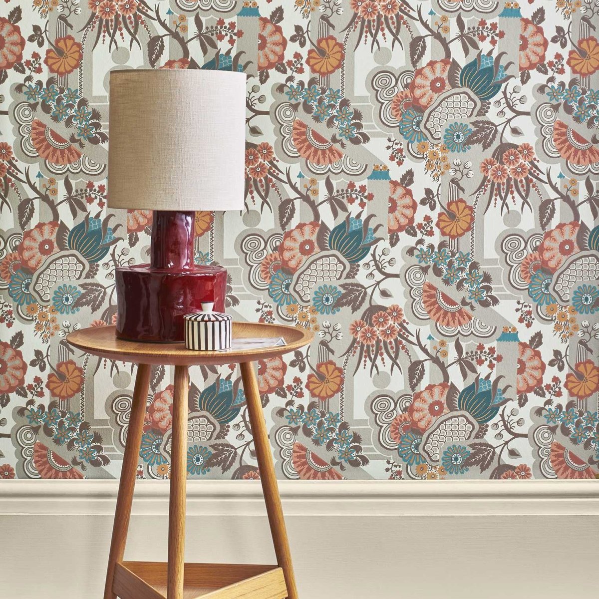 1838 Wallcoverings V&A Decorative Papers II Pineapple Garden Behang 2412-175-03 - LAB COLOUR THE WORLD