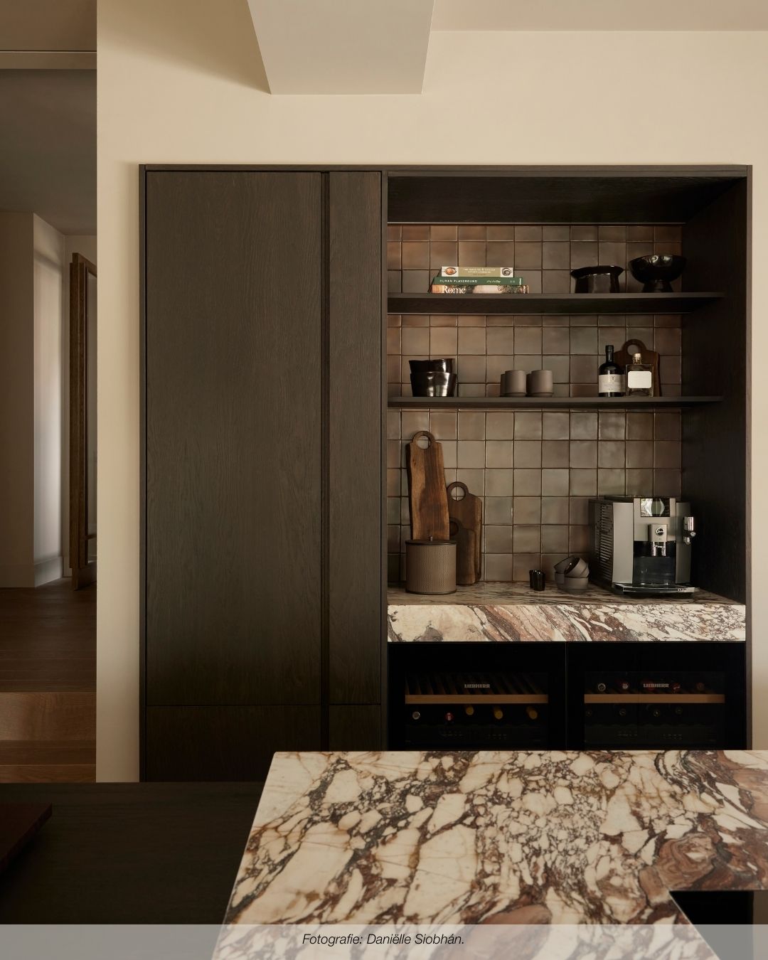 CALACATTA MAUVE NO. 1055