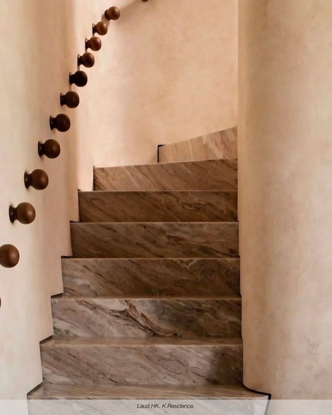 CALACATTA RASPBERRY NO. 1093