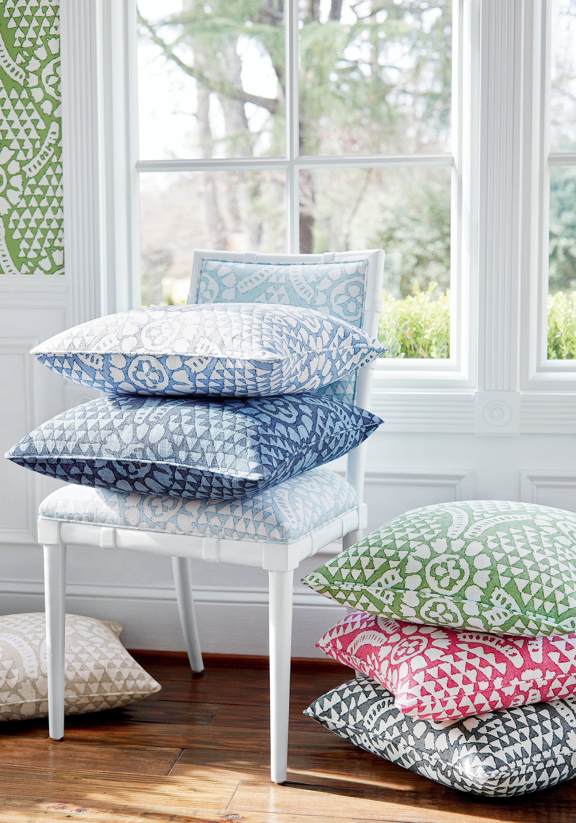 Thibaut Canopy Chamomile Behang T14318 - sfeerbeeld