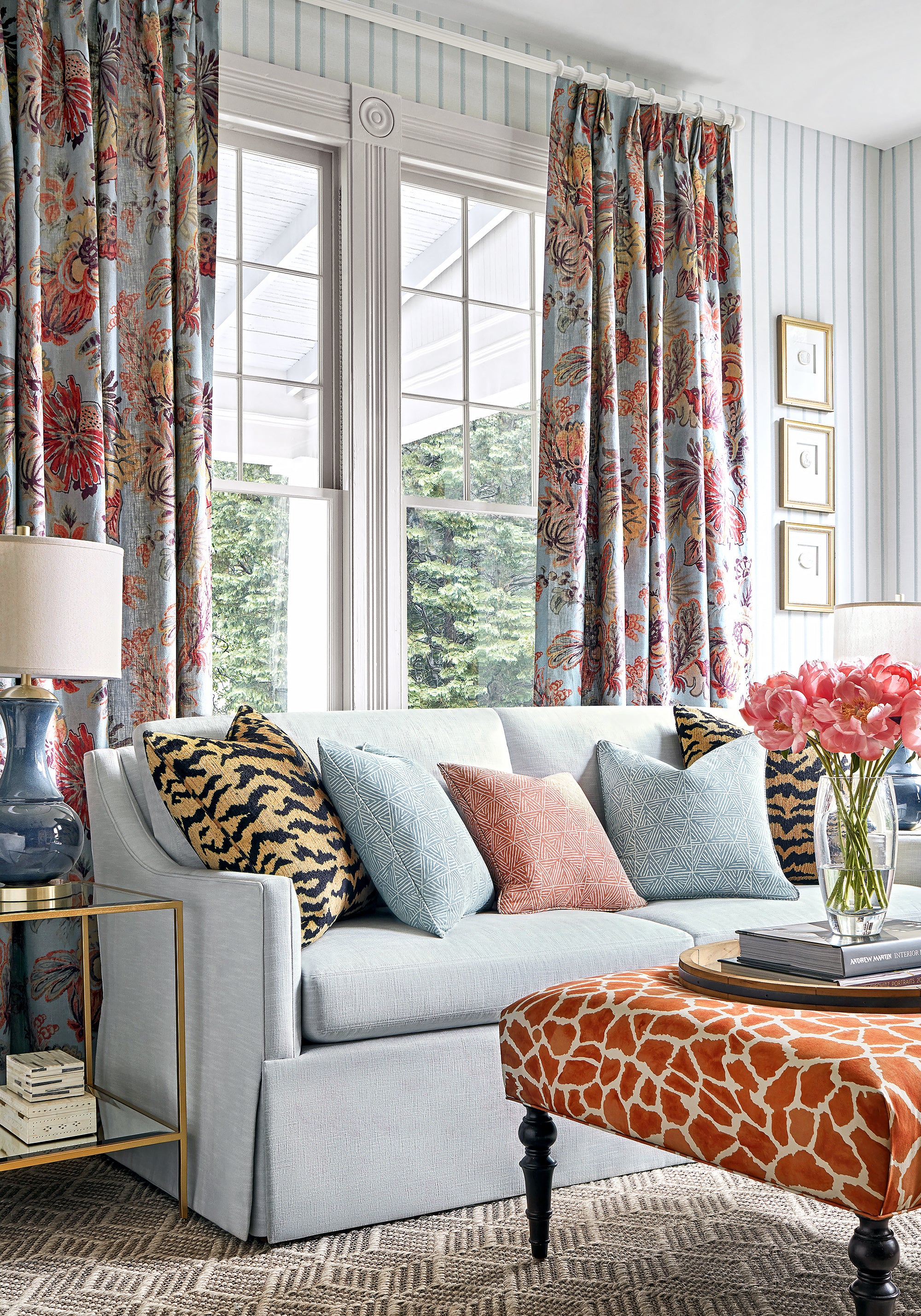 Thibaut Colony Notch Stripe Behang T10258 - sfeerbeeld