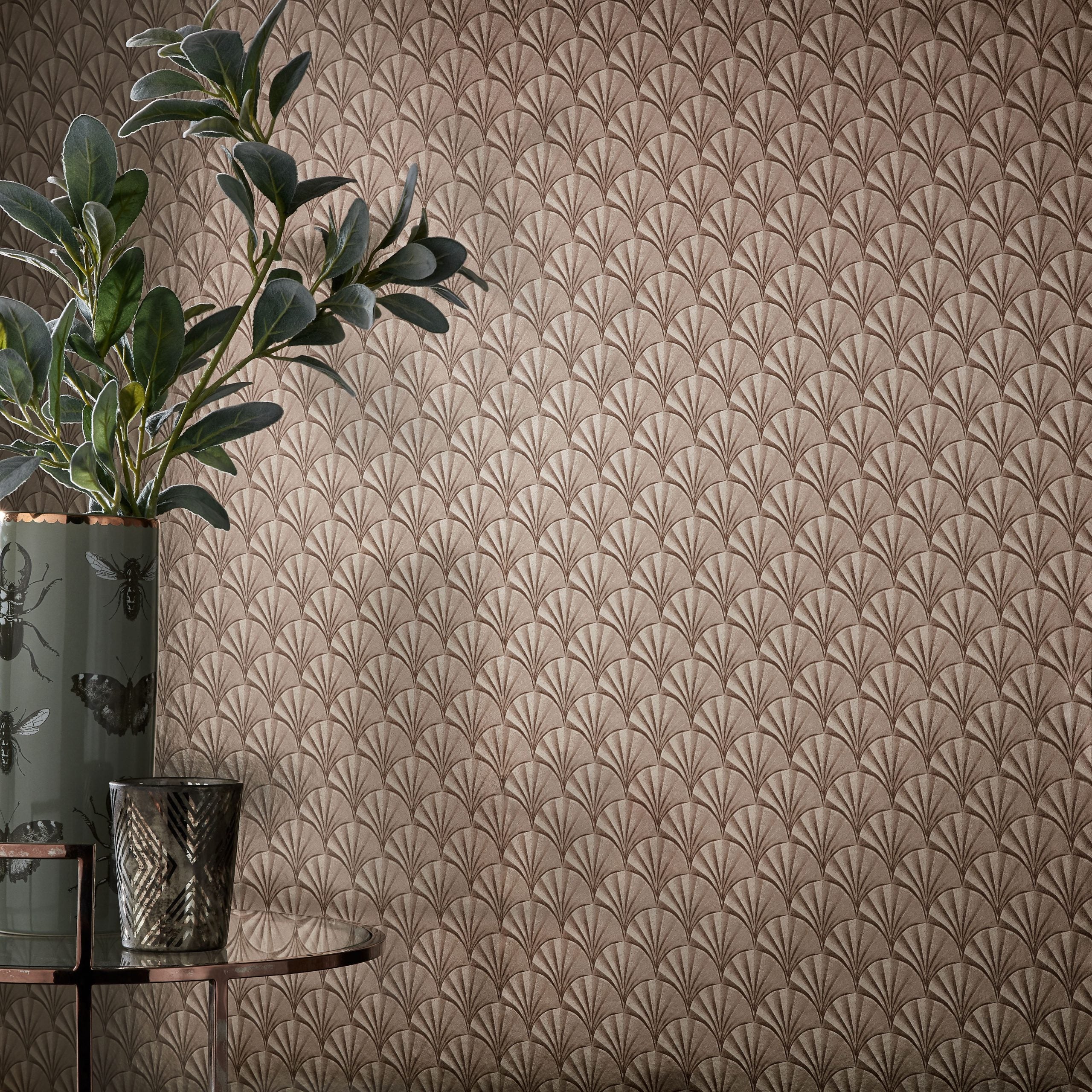 1838 Wallcoverings Elodie Burnished Behang 1907-142-04 - Gold