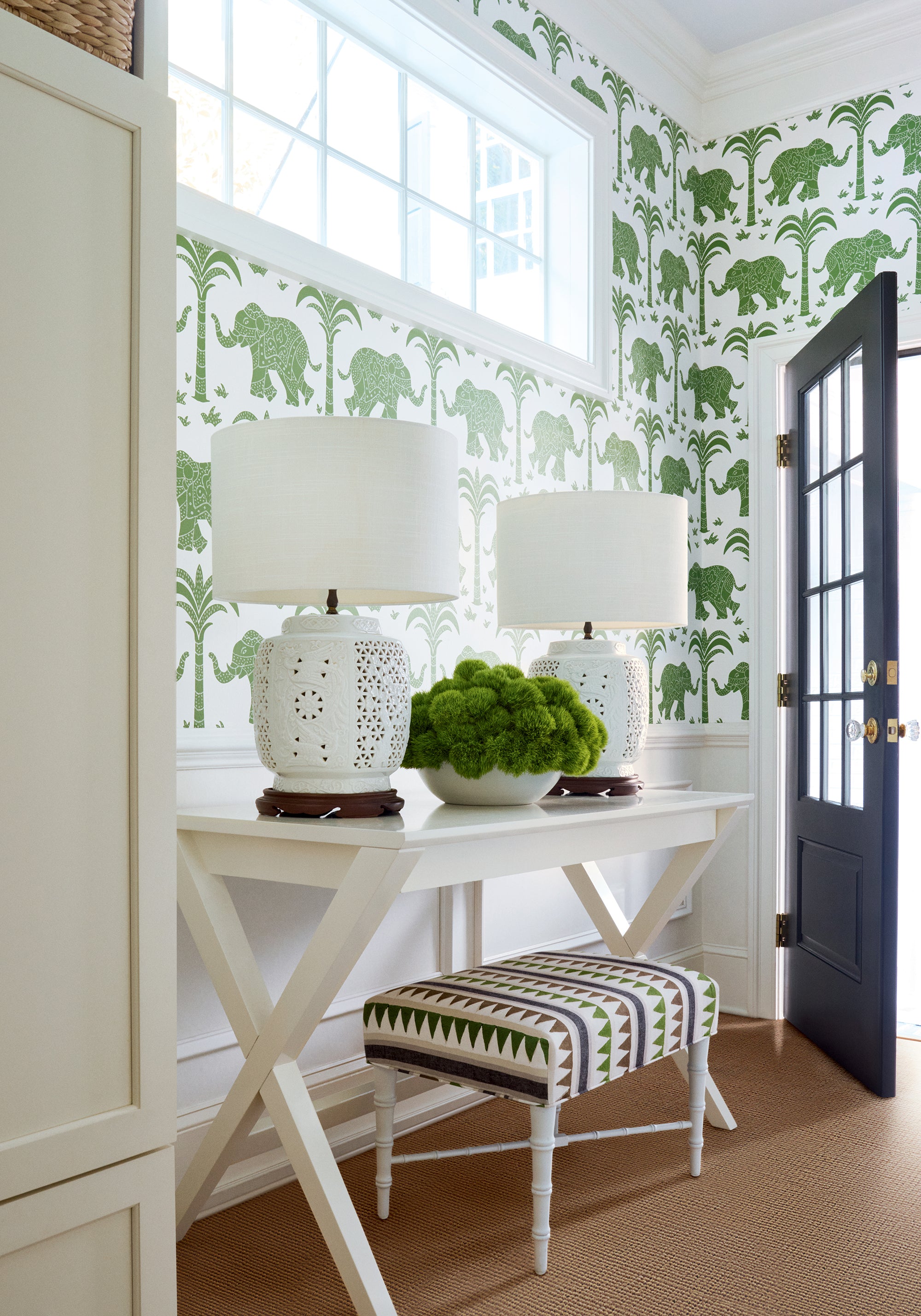 Thibaut Kismet Elephant Behang T16201 - sfeerbeeld