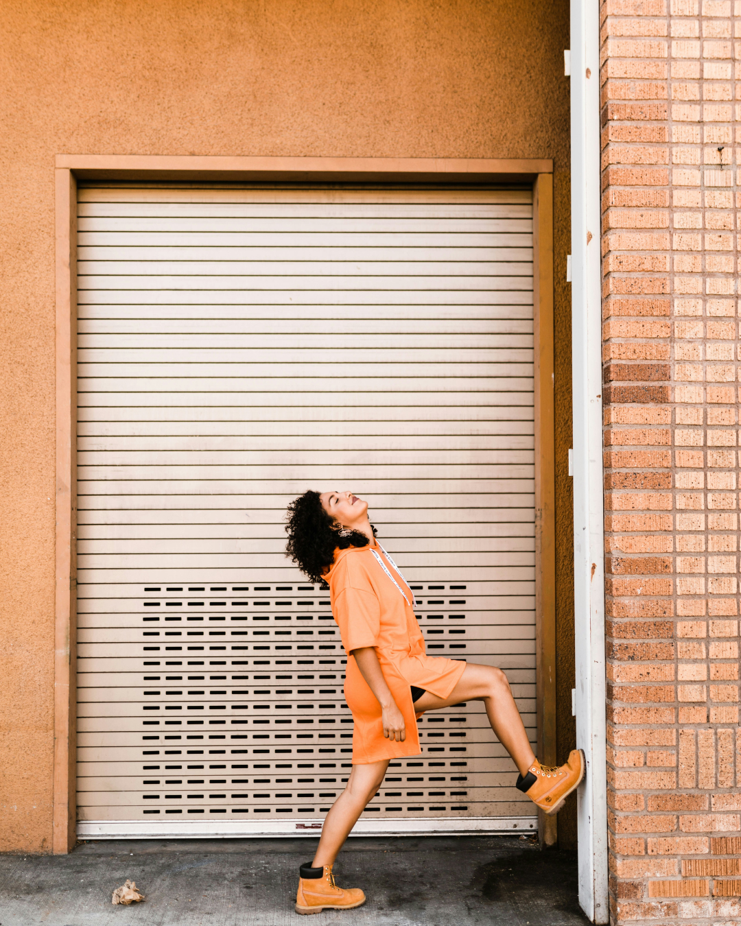 ORANGE BARISTA NO. 117