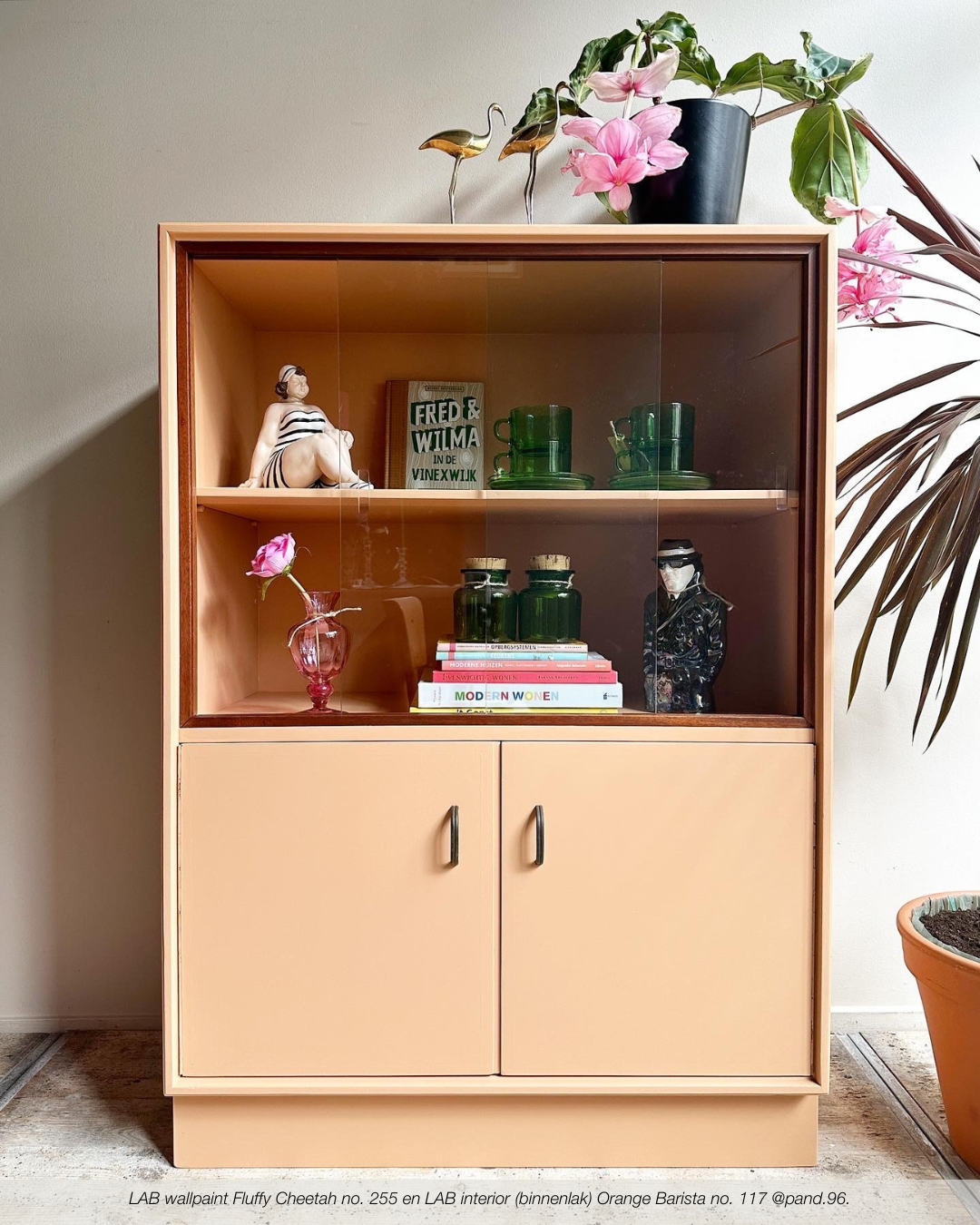 ORANGE BARISTA NO. 117