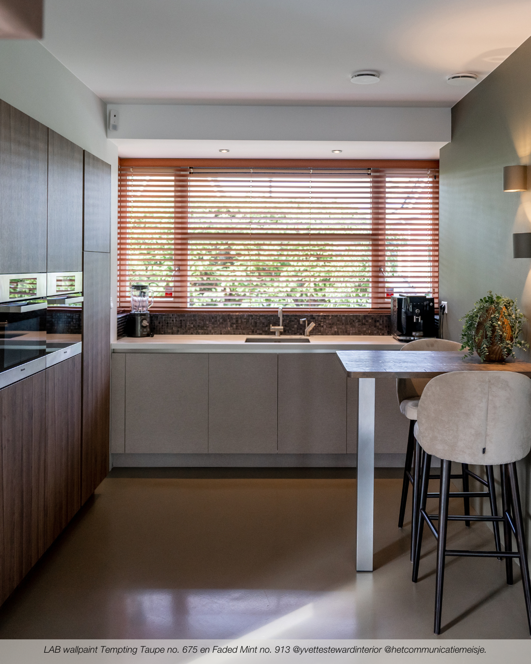 TEMPTING TAUPE NO. 675