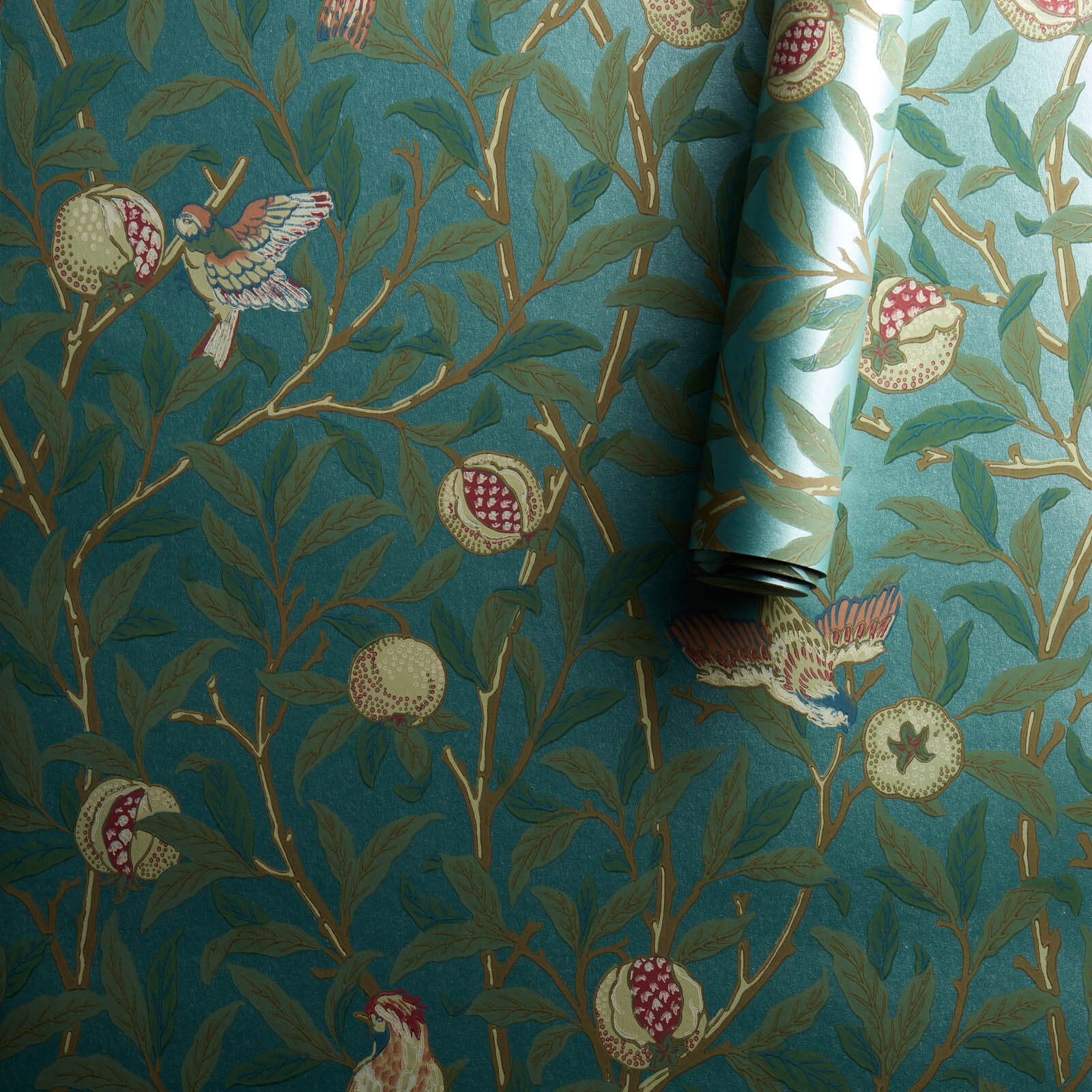 Morris & Co. Bird & Pomegranate Behang 216453 - LAB COLOUR THE WORLD