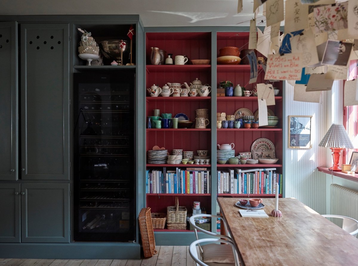 Eating Room Red no. 43 - LAB COLOUR THE WORLD