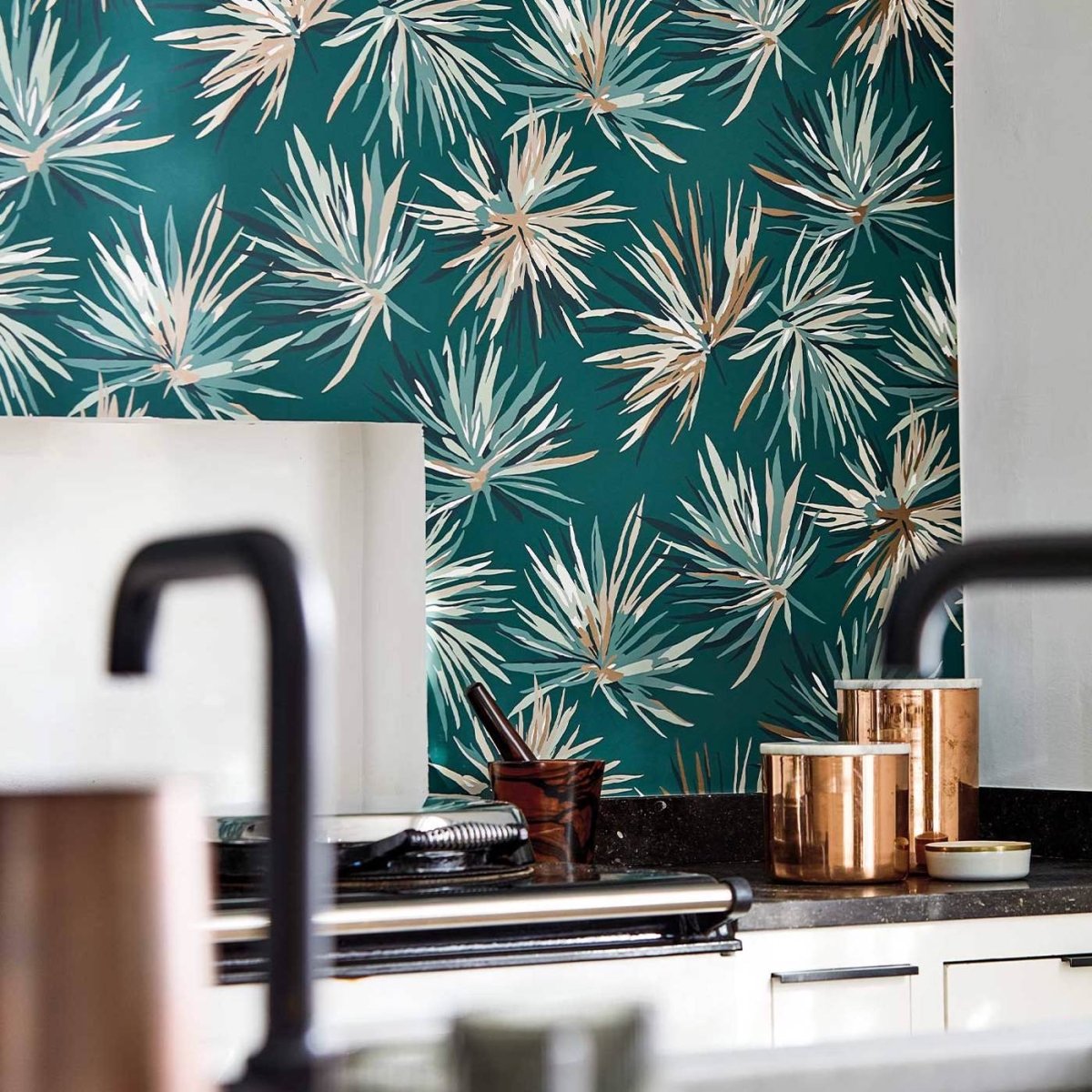 Harlequin Aucuba Behang 112747 - LAB COLOUR THE WORLD
