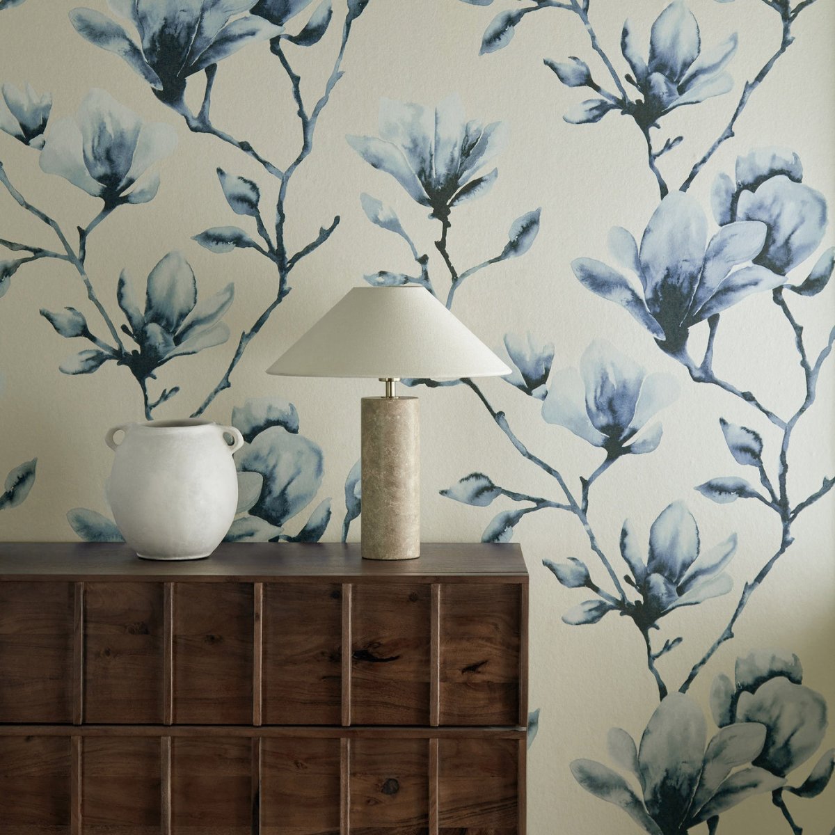 Harlequin Lotus Wide Width Behang 110881 - LAB COLOUR THE WORLD