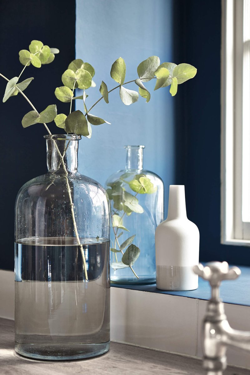 Hicks' Blue no. 208 - LAB COLOUR THE WORLD