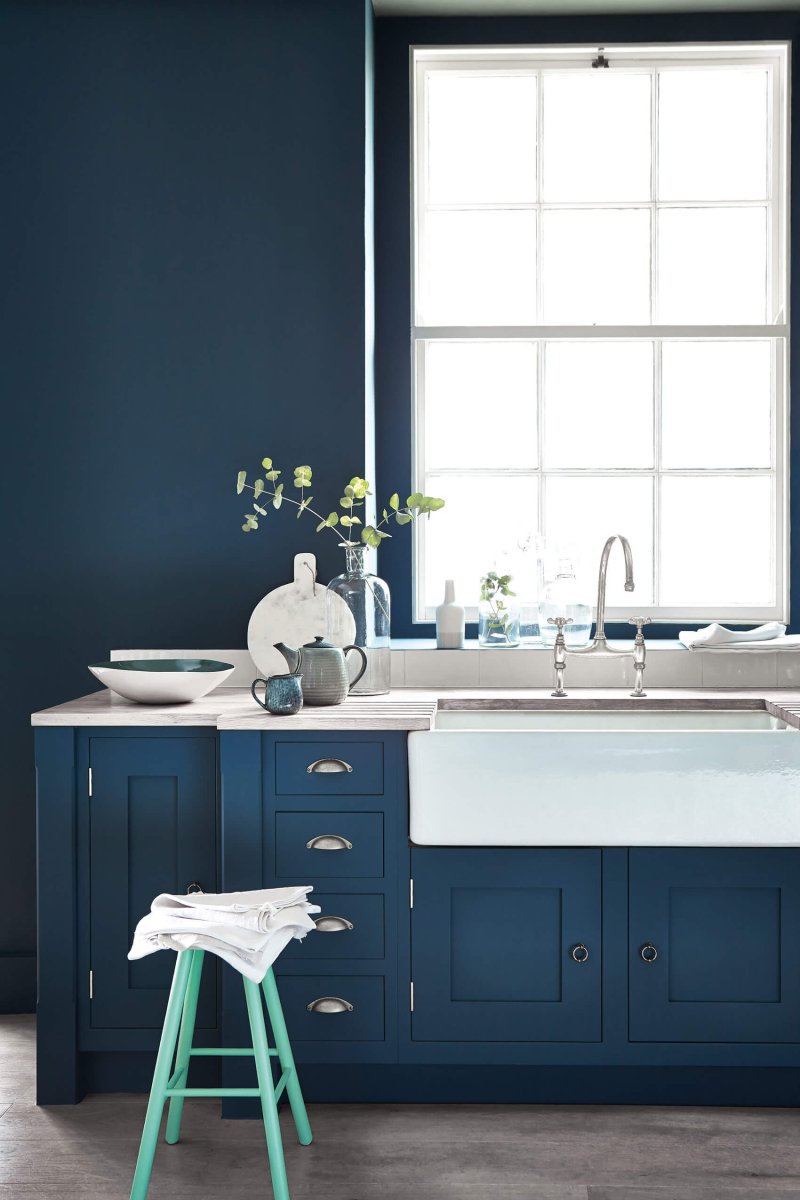 Hicks' Blue no. 208 - LAB COLOUR THE WORLD