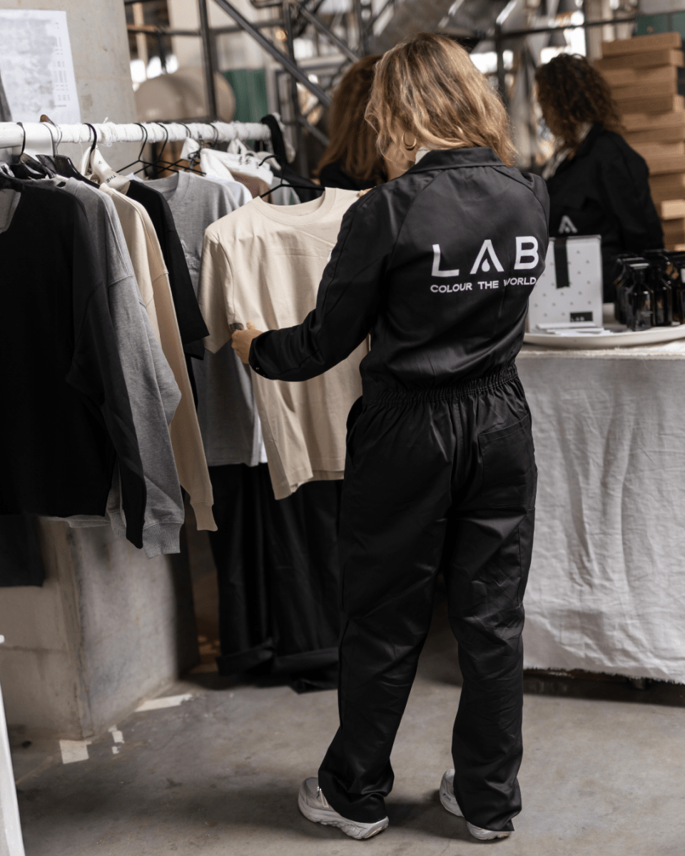 LAB SUIT - LAB COLOUR THE WORLD