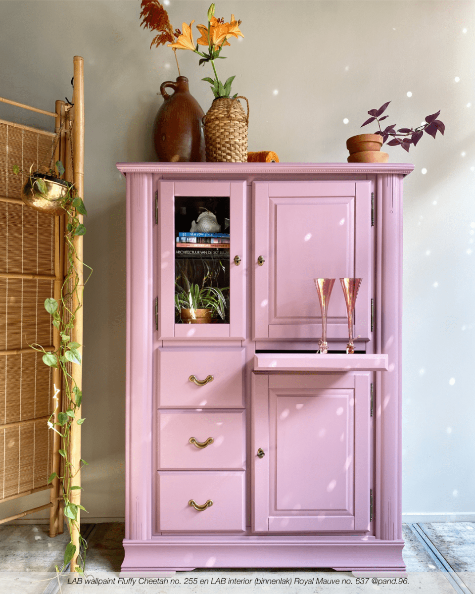 ROYAL MAUVE NO. 637 - LAB COLOUR THE WORLD