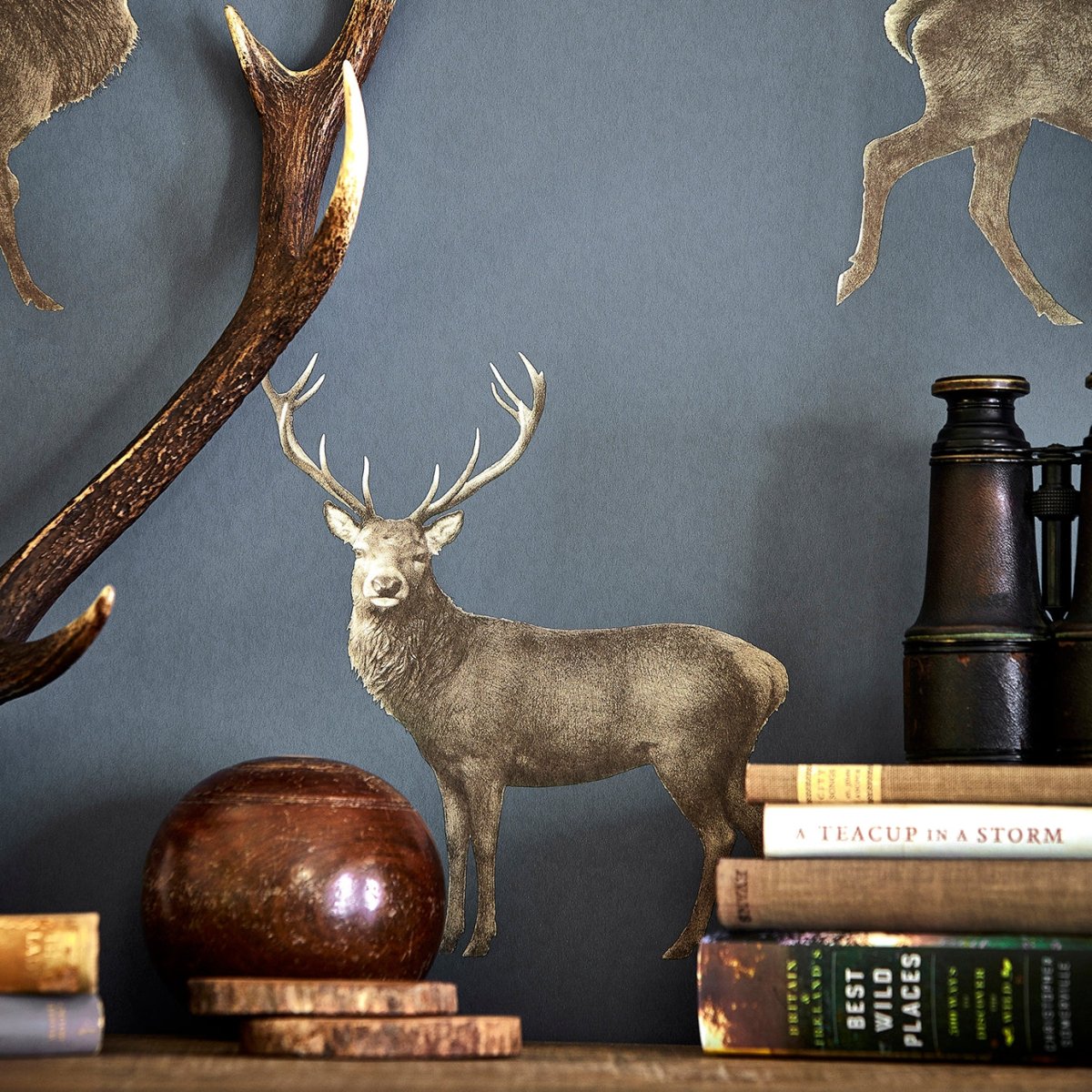 Sanderson Evesham Deer Behang 216618 - LAB COLOUR THE WORLD
