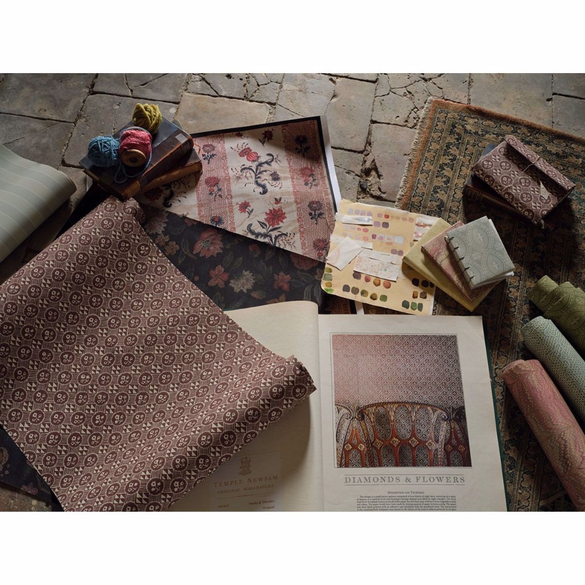 Zoffany Diamonds & Flowers Behang 313103 - LAB COLOUR THE WORLD