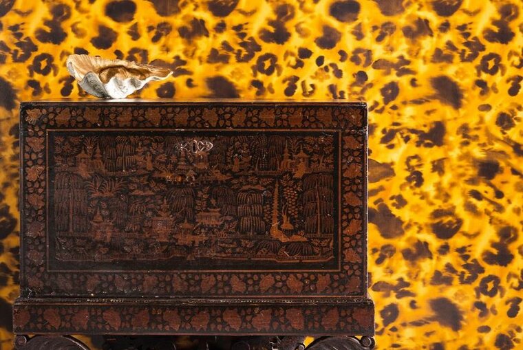 jim thompson wildcat gold behang jt021070002 sfeer