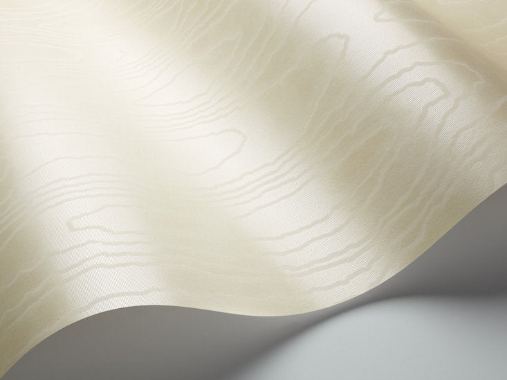 Behang Cole And Son Watered Silk 106-1010 Landscape Plain Collectie Luxury By Nature Wave
