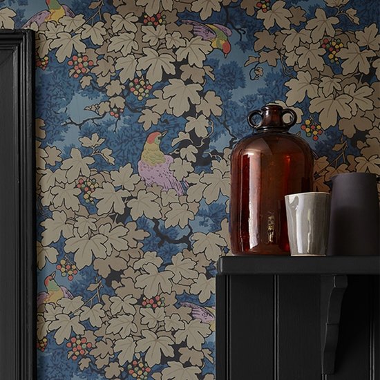 Behang Little Greene Vine Bleu sfeer 1 Archive Trails Collectie Luxury By Nature 2