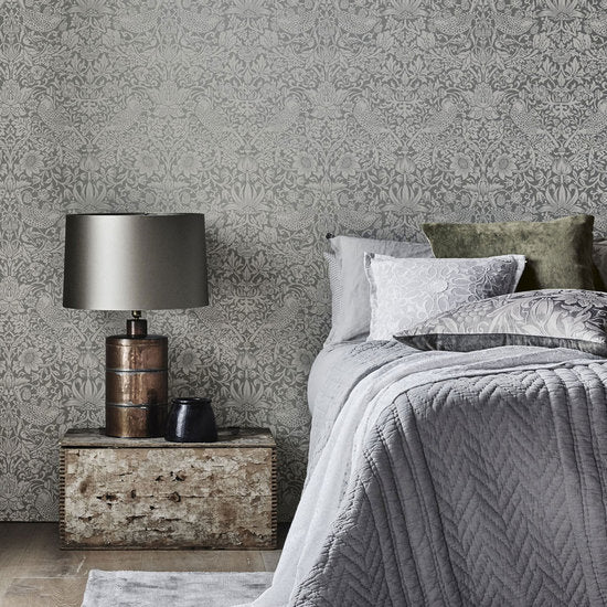 Behang Morris & Co. Pure Strawberry Thief - Pure Morris Collectie Luxury By Nature sfeer 1