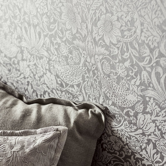 Behang Morris & Co. Pure Strawberry Thief - Pure Morris Collectie Luxury By Nature sfeer 2