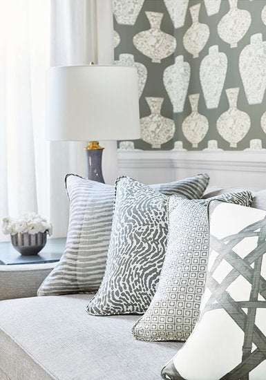 Imari Vase Behang Thibaut sfeer