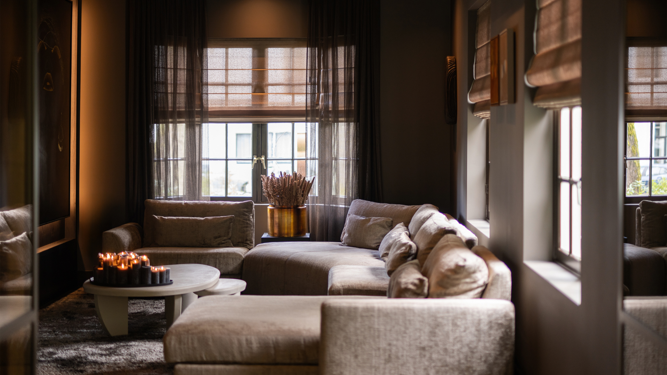 DE KLEUREN EN HET BEHANG VAN LAB-FOUNDER ROBERT ZÉLF IN HUIS? COPY PASTEN MAAR