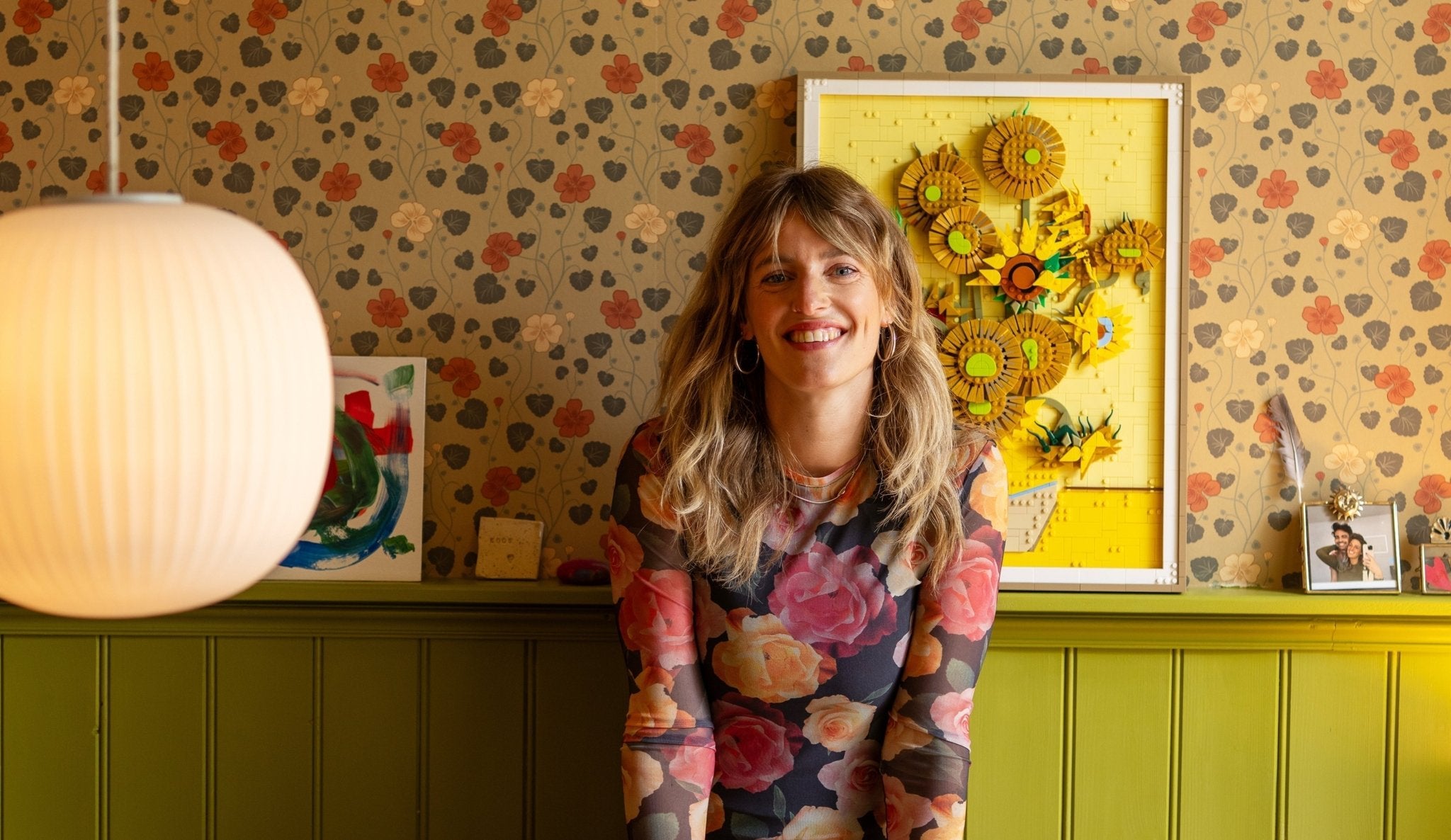 BINNENKIJKEN BIJ LOTTE BALLIJNS: EEN PIPI LANGKOUS HUIS MET EENHEID - LAB COLOUR THE WORLD