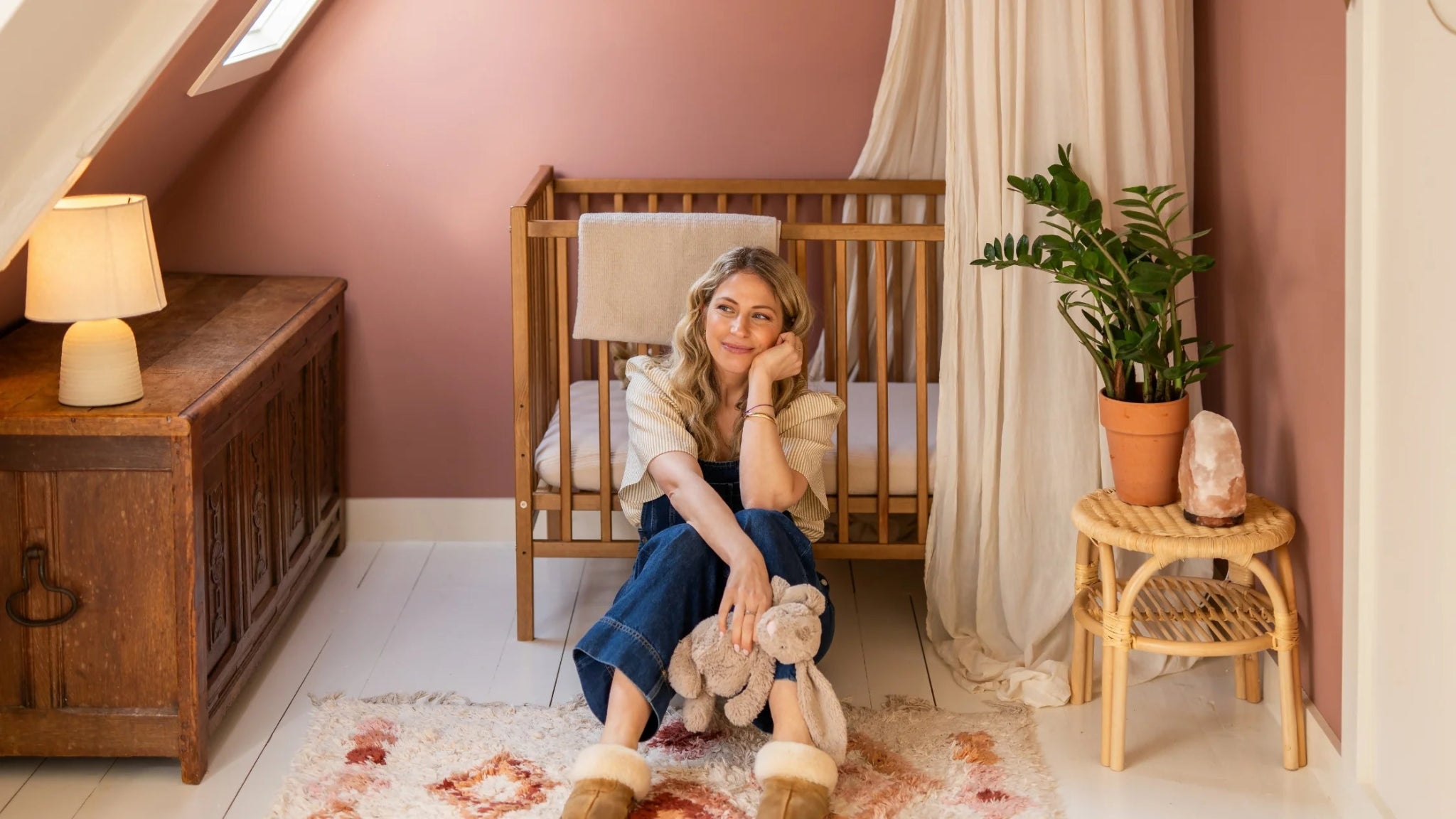 BINNENKIJKEN BIJ SARAH CHRONIS: TOTAAL UIT MIJN COMFORTZONE MET KLEUR - LAB COLOUR THE WORLD