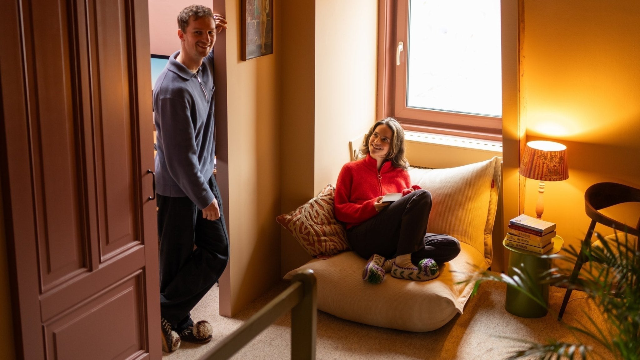 BINNENKIJKEN BIJ VIC EN ZOÉ: ALL OUT MET KLEUR IN HARTJE AMSTERDAM - LAB COLOUR THE WORLD