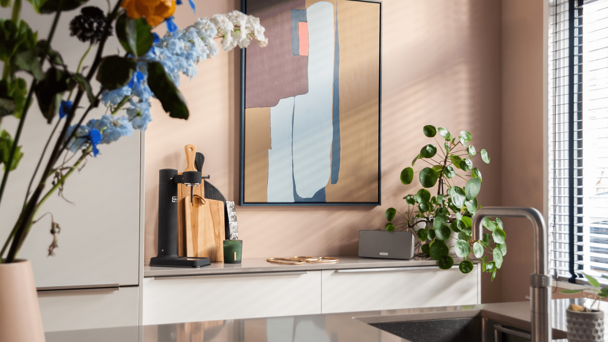 DIT IS DE INVLOED VAN LICHTINVAL OP EEN VERFKLEUR - LAB COLOUR THE WORLD