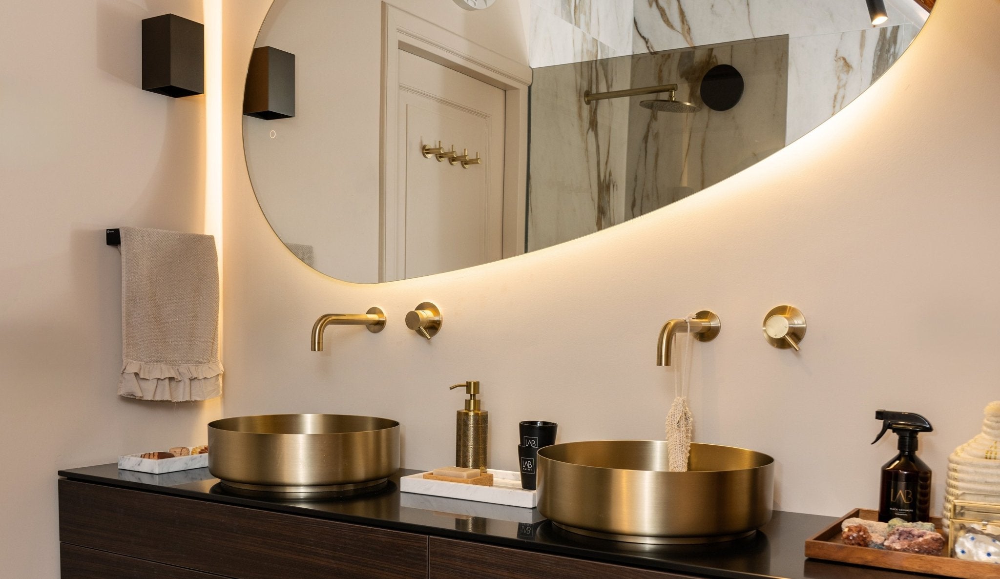 STIJVOL COATEN IN ÉÉN DAG: JE BADKAMER IS PAS ECHT AF MET EEN BADKAMERCOATING (EN DAT BINNEN ÉÉN DAG!) - LAB COLOUR THE WORLD