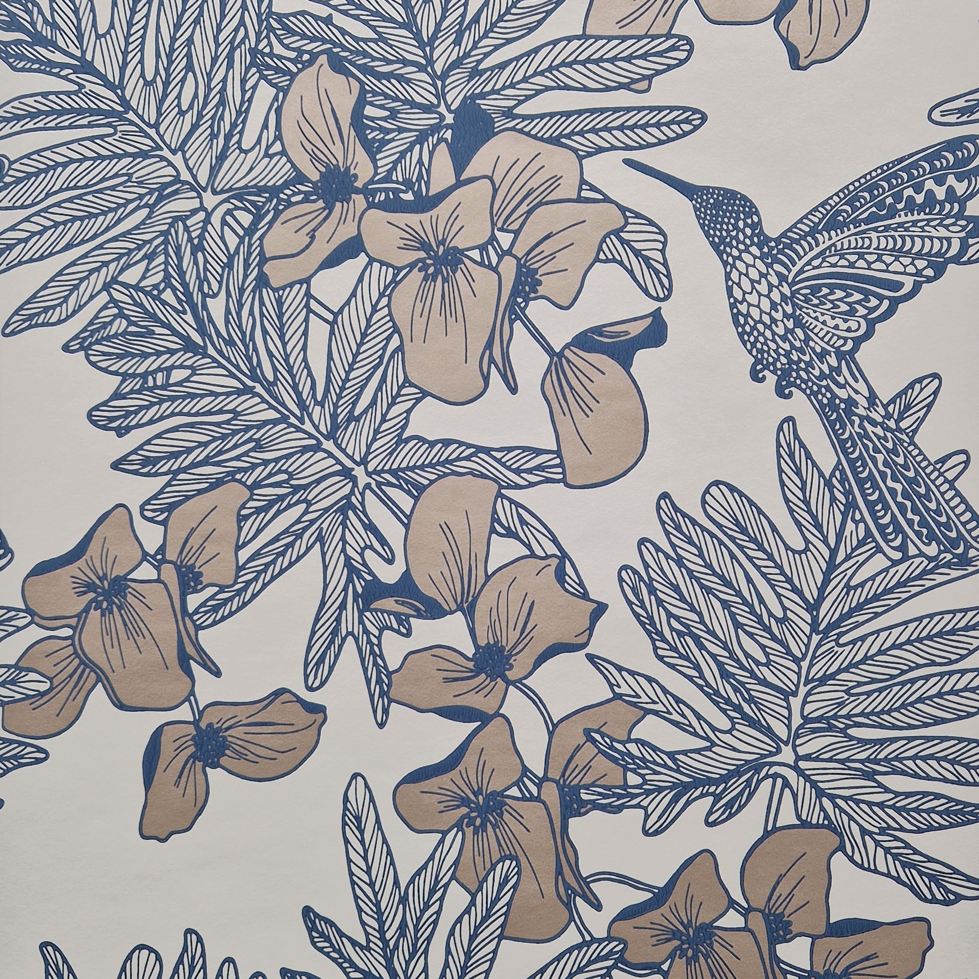 1838 Wallcoverings Hummingbird Lagoon Behang 1804-117-02 - Blue