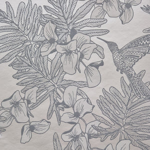 1838 Wallcoverings Hummingbird Behang 1804-117-05 - Mist Grey