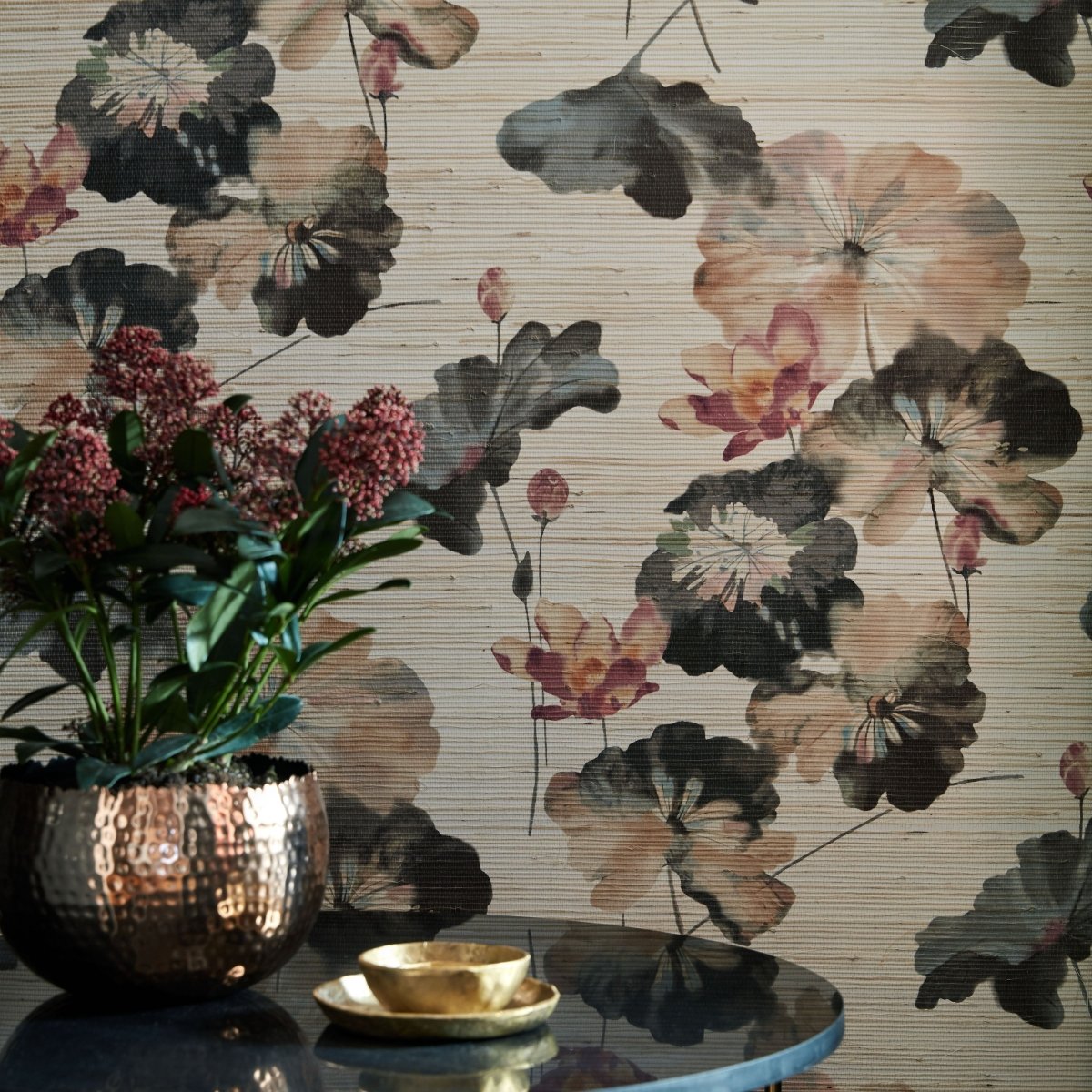 1838 Wallcoverings Willow Water Lilies Bracken Behang 2008-143-01 - LAB COLOUR THE WORLD