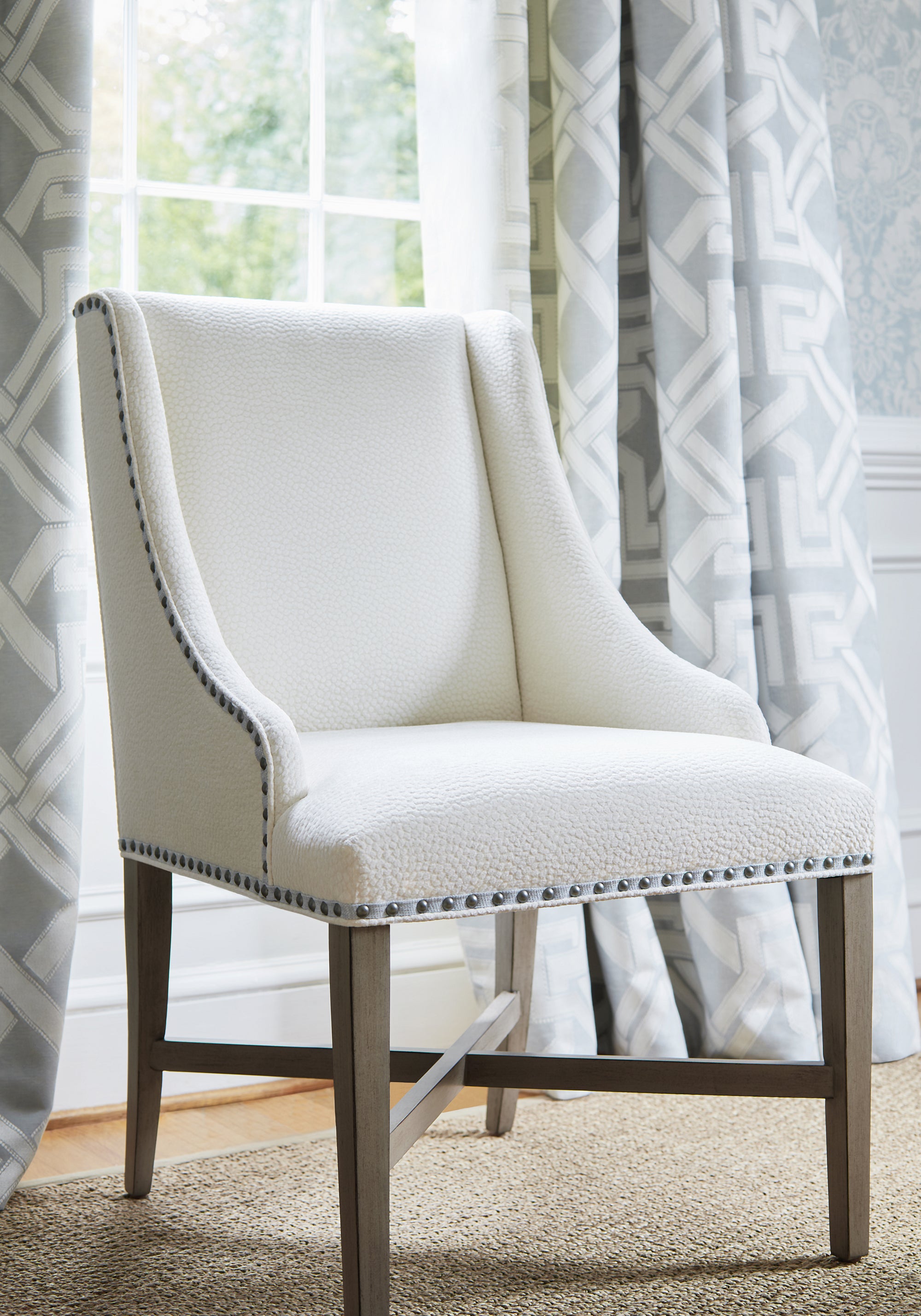 Thibaut Chestnut Hill Chardonnet Damask Behang T72585 - sfeerbeeld