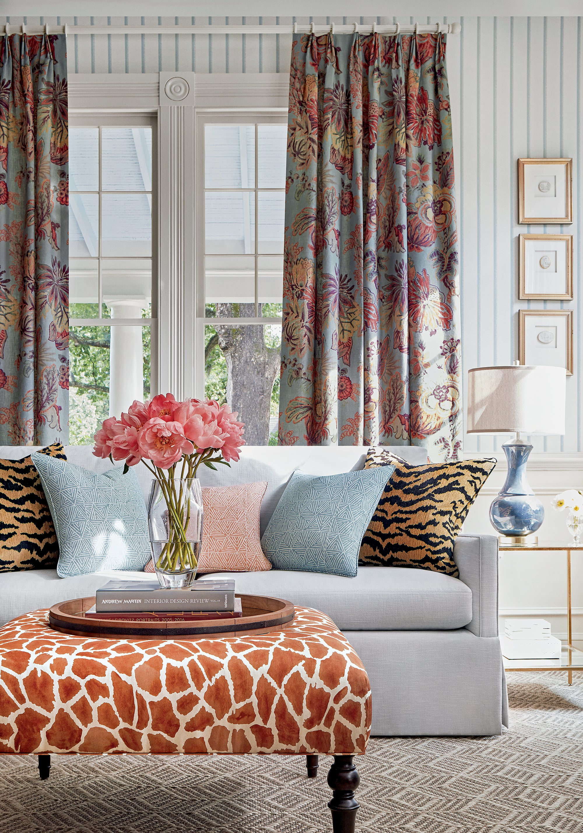 Thibaut Colony Notch Stripe Behang T10258 - sfeerbeeld