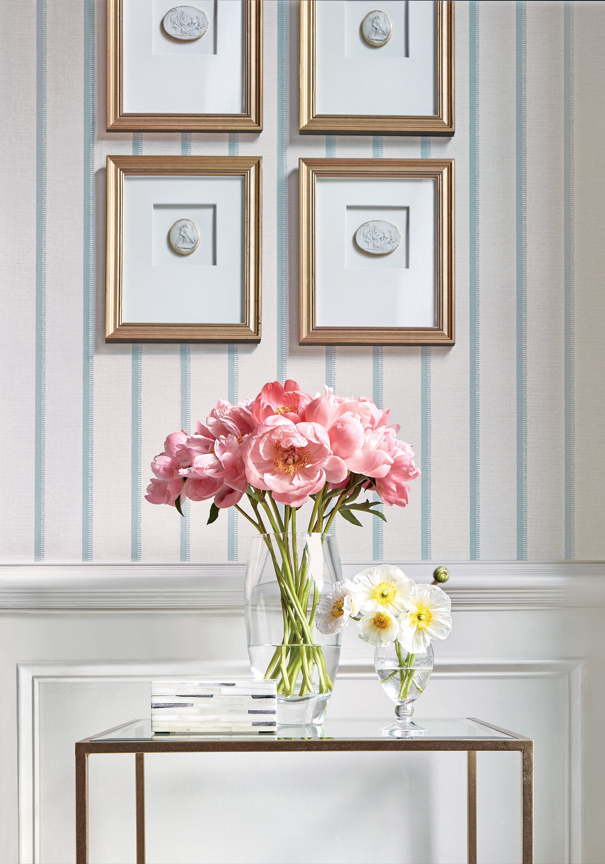 Thibaut Colony Notch Stripe Behang T10258 - sfeerbeeld