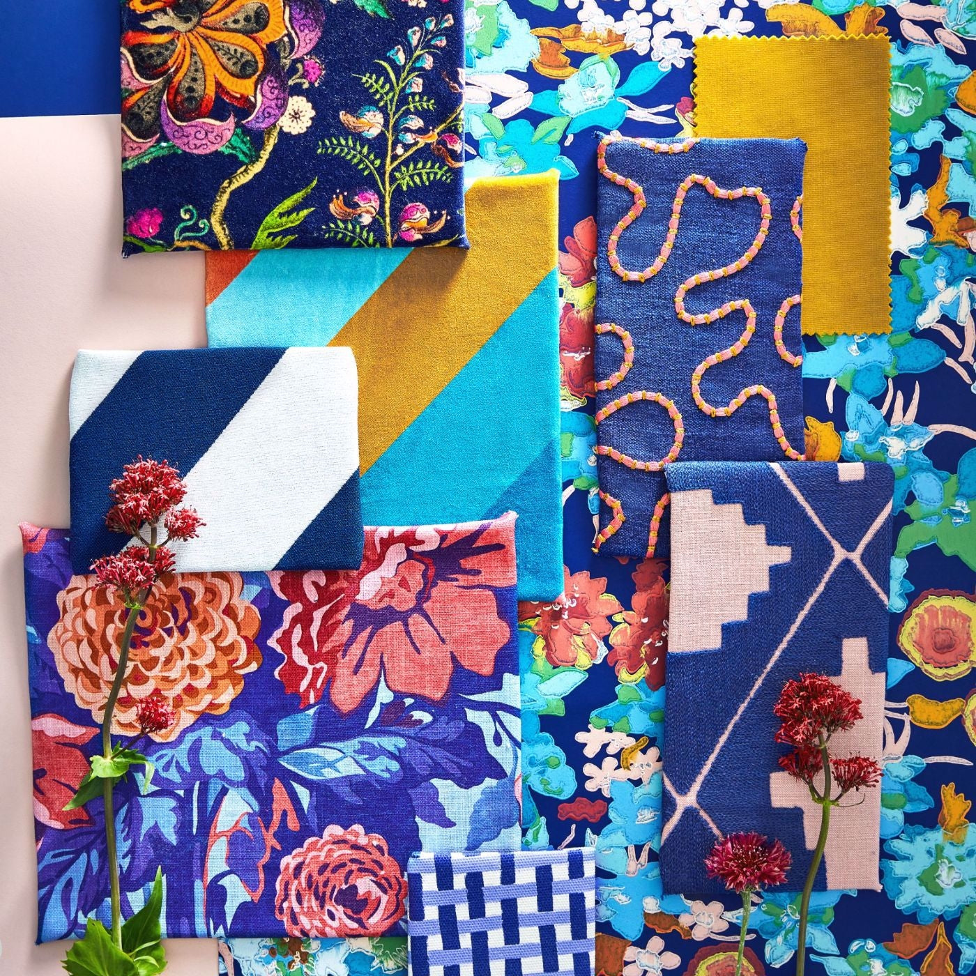 Harlequin Wildflower Meadow Behang 113049 — LAB COLOUR THE WORLD