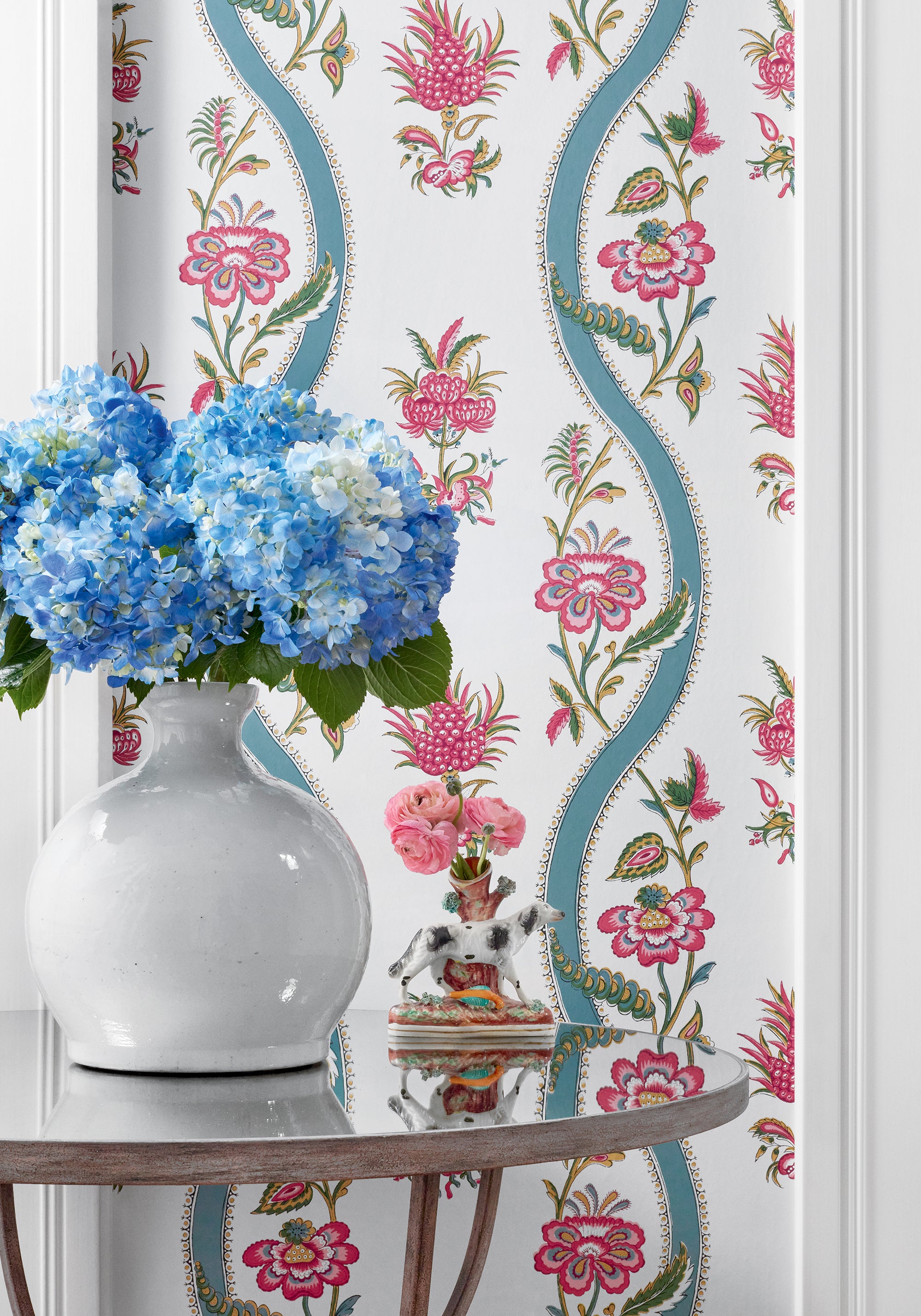Thibaut Indienne Ribbon Floral Behang T36426 - sfeerbeeld