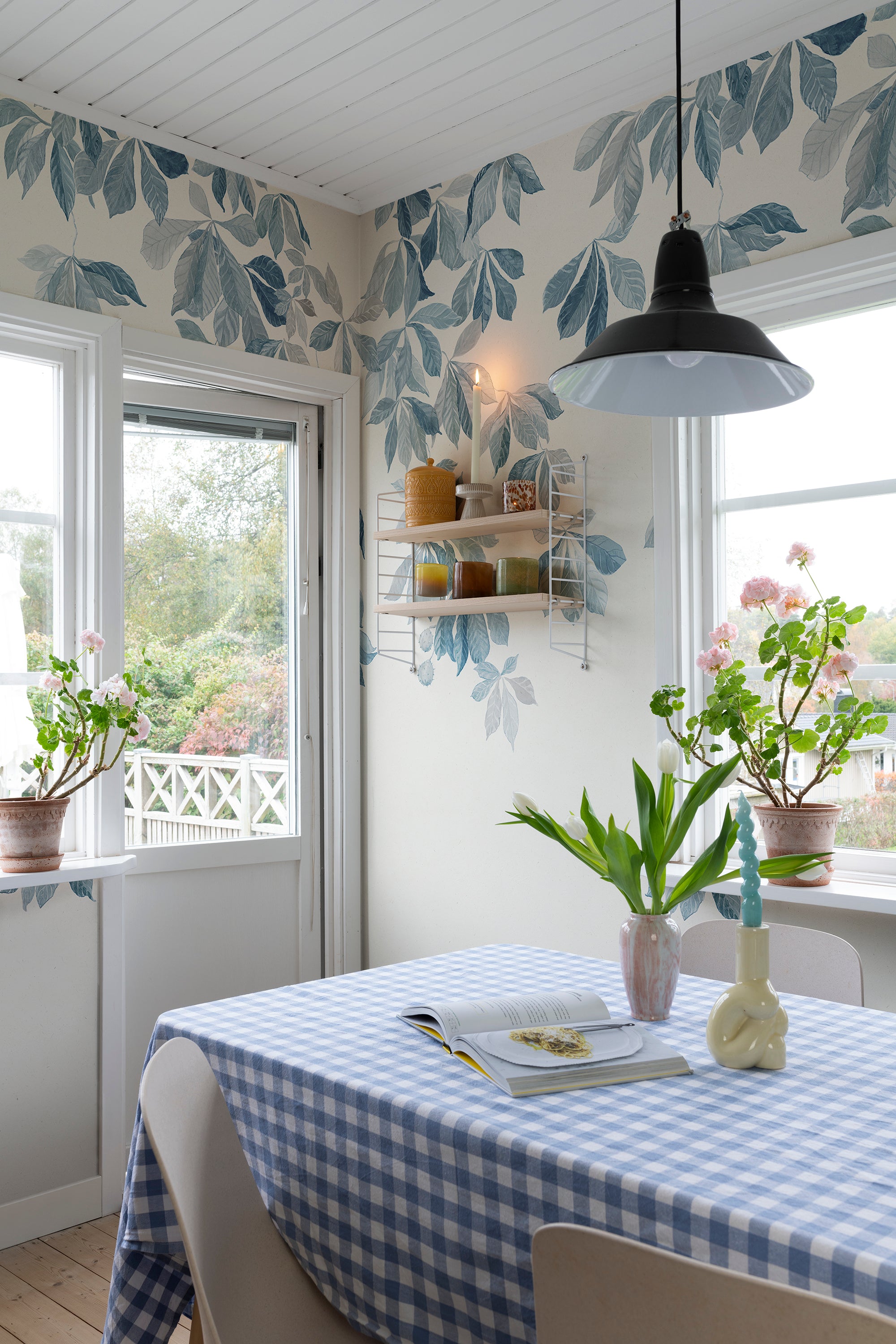 Sandberg Kastanjen Behang S10172 - Soft Blue