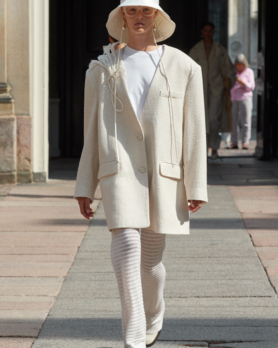 SHADE OF LINEN NO. 561