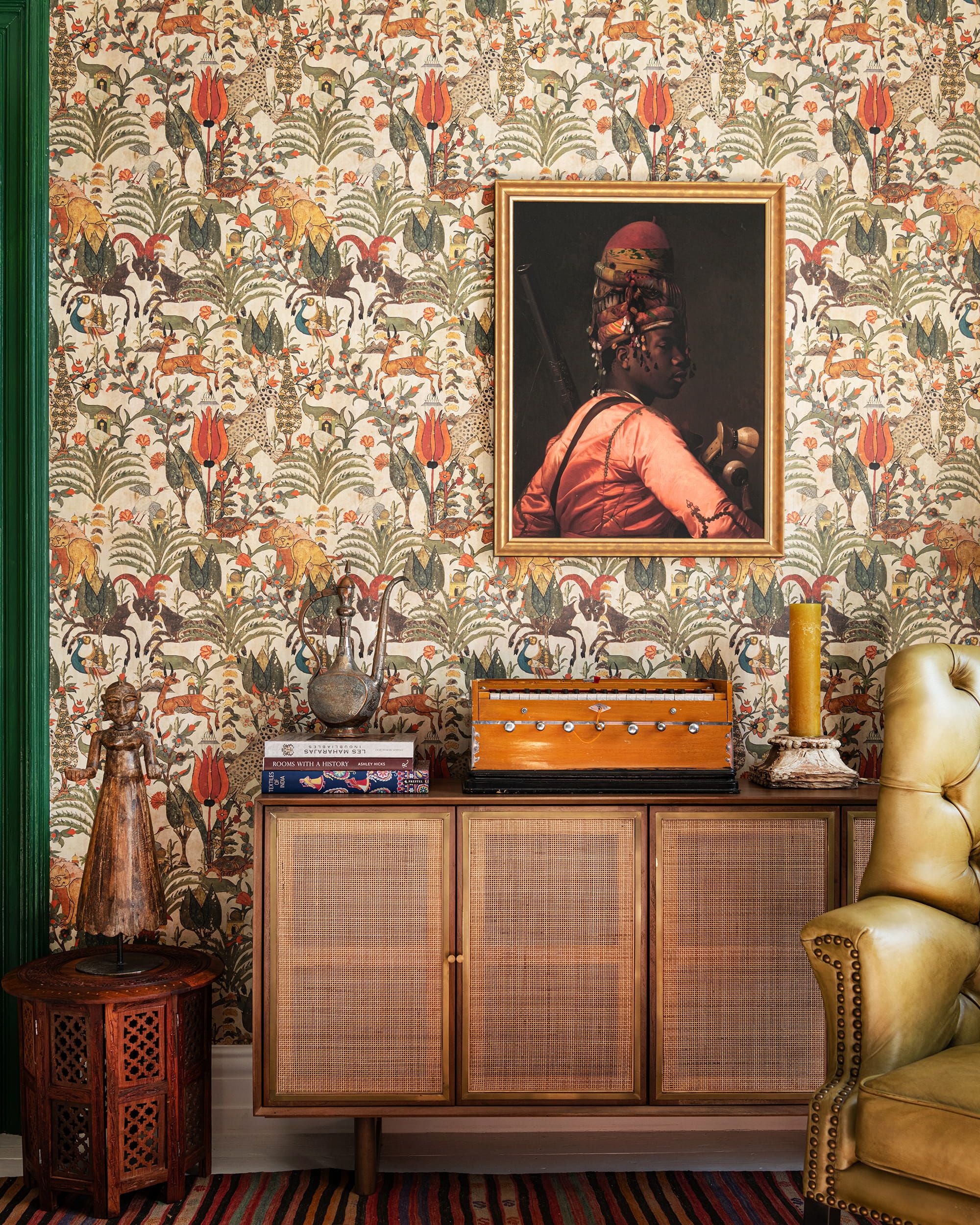 Mind The Gap Algerian Tale - WP20740