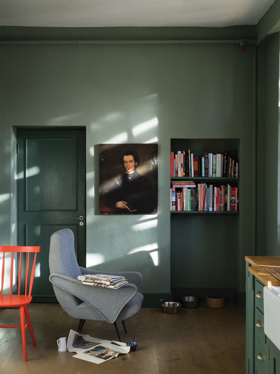 Castle Gray no. 92 - LAB COLOUR THE WORLD