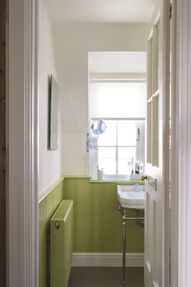 Churlish Green no. 251 - LAB COLOUR THE WORLD