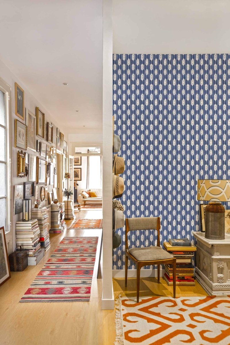 Coordonné Ikart Llengües Blue behang A00827 - LAB COLOUR THE WORLD