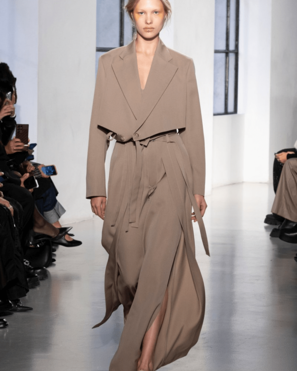 DARK TAUPE NO. 196 - LAB COLOUR THE WORLD