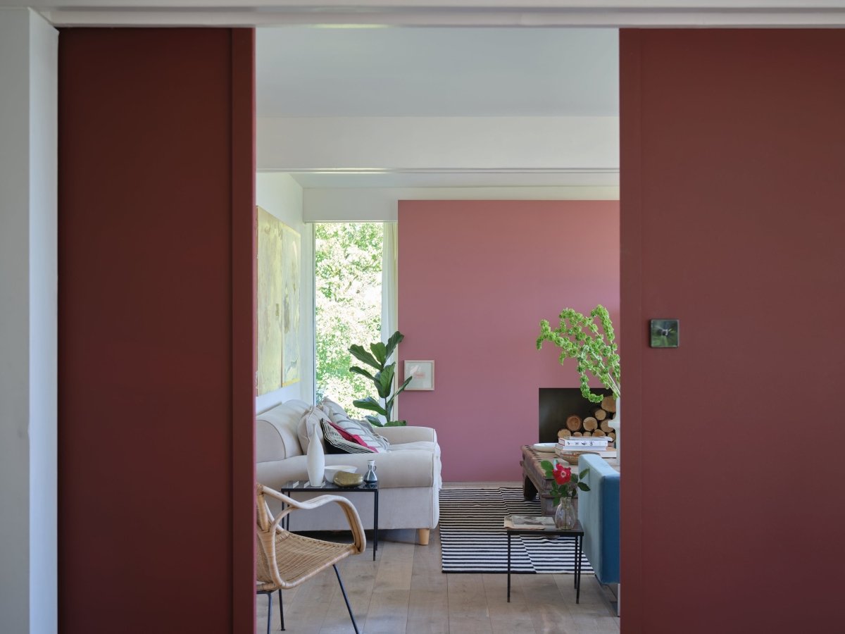 Deep Reddish Brown no. W101 - LAB COLOUR THE WORLD