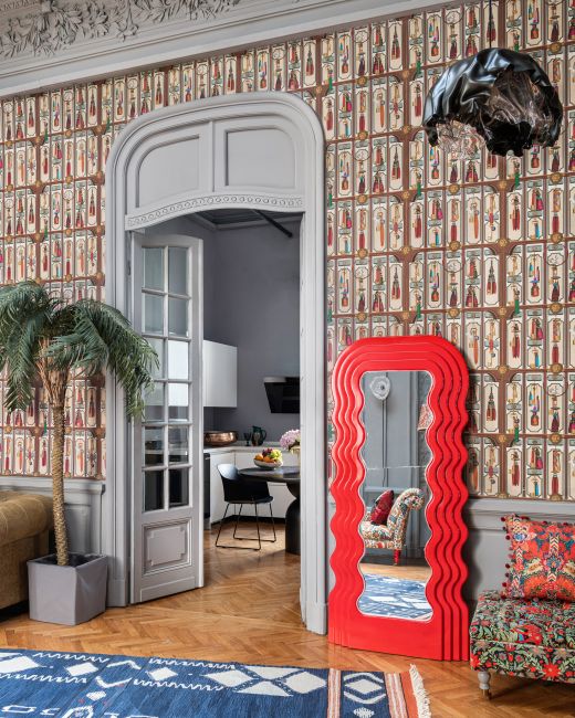 Mind The Gap Grand Suite Keys Taupe Behang
